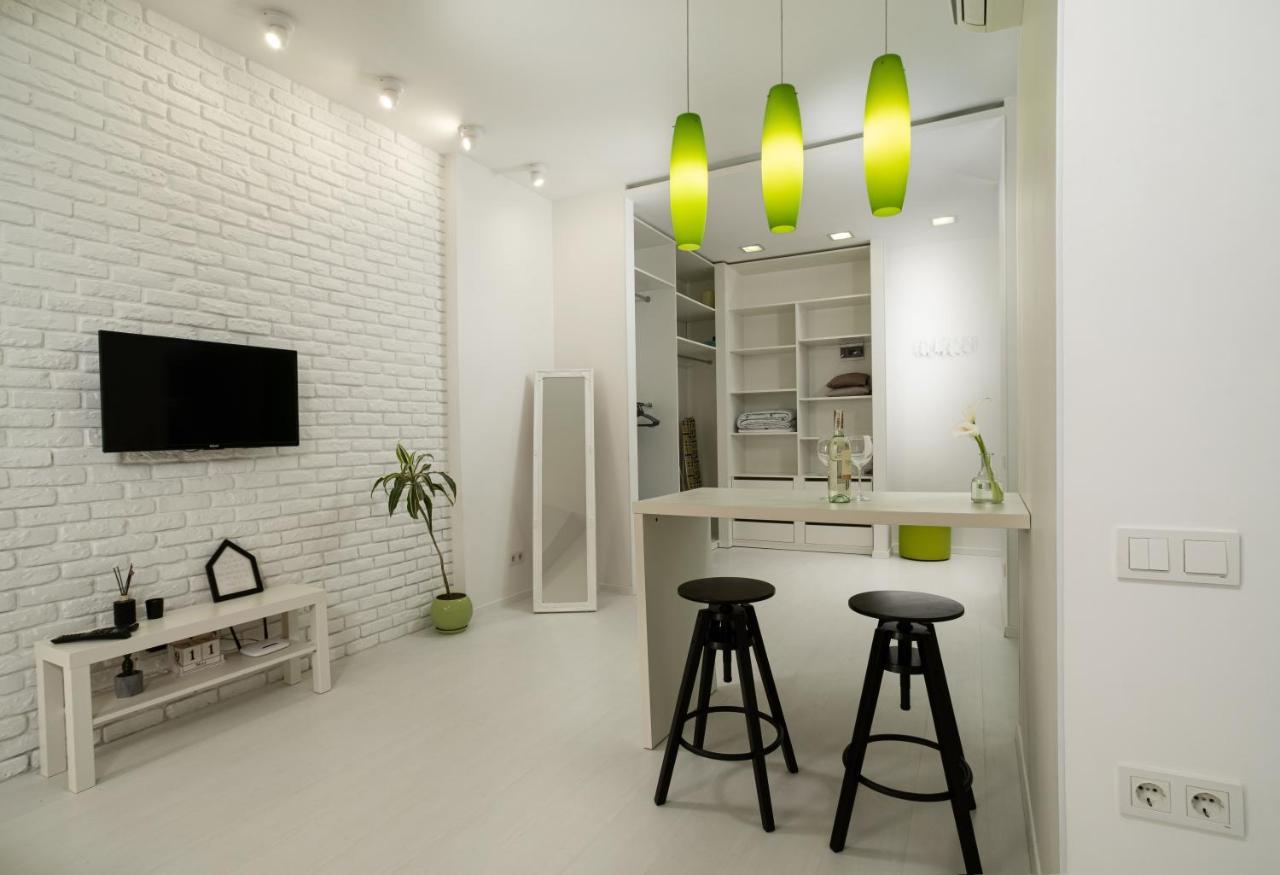 White Attic Apartment Odessa Exterior foto
