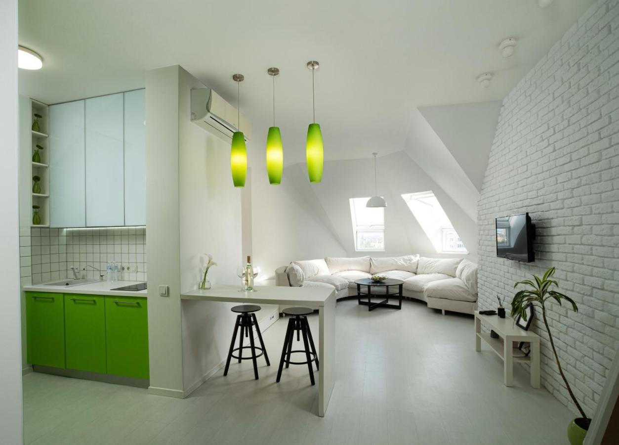 White Attic Apartment Odessa Exterior foto