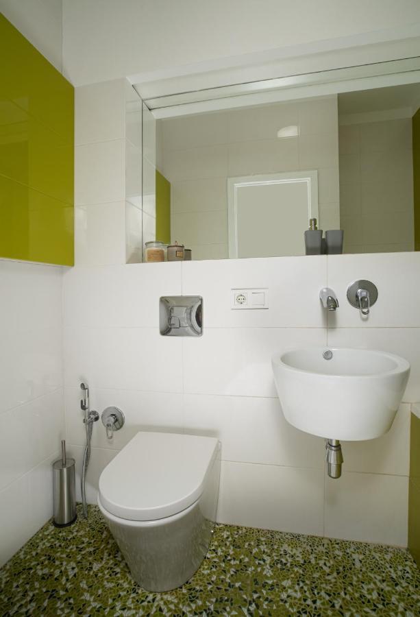 White Attic Apartment Odessa Exterior foto